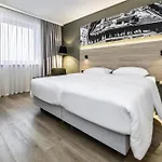 Park By Radisson Airport & Conference Centre فندق فيلنيوس
