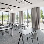 Park By Radisson Airport & Conference Centre 4*