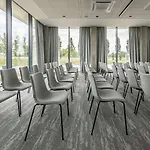 Park By Radisson Airport & Conference Centre 호텔 4*
