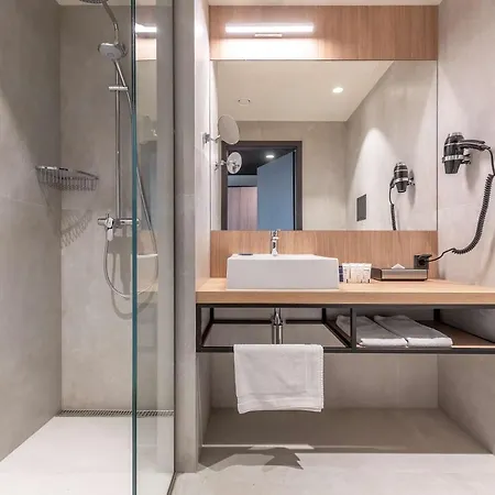 מלון Park By Radisson Airport & Conference Centre וילנה