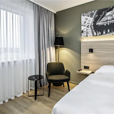 Park By Radisson Airport & Conference Centre 4*