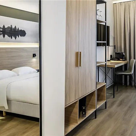 Park By Radisson Airport & Conference Centre 4* Вильнюс