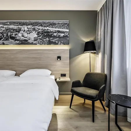 Park By Radisson Airport & Conference Centre