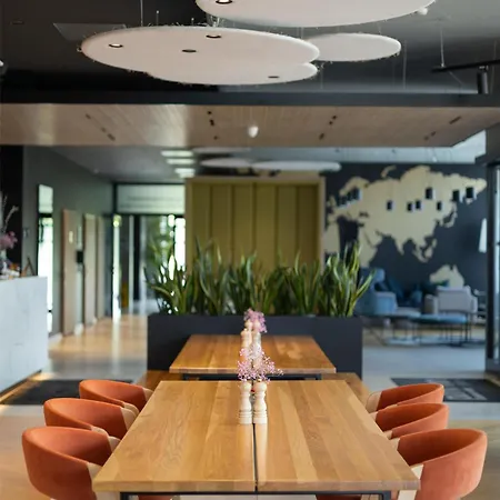 Hotel Park By Radisson Airport & Conference Centre 4*
