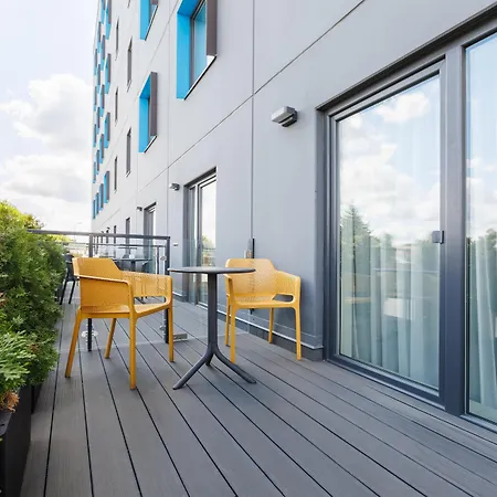 Готель Park By Radisson Airport & Conference Centre 4*