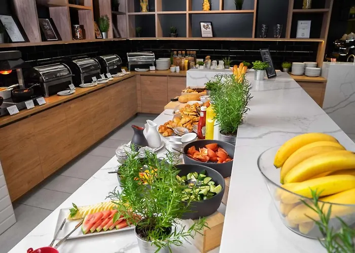 Park By Radisson Airport & Conference Centre