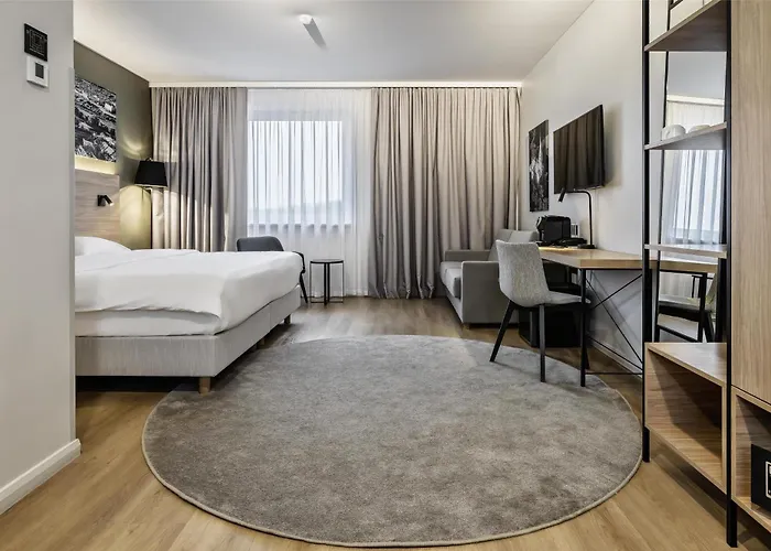 Park By Radisson Airport & Conference Centre 4*