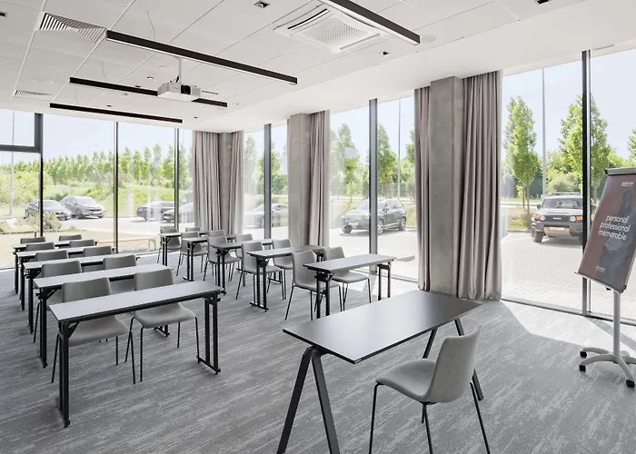 Park By Radisson Airport & Conference Centre 4*