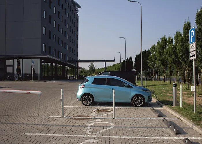 Park By Radisson Airport & Conference Centre Szálloda 4*