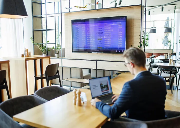 Park By Radisson Airport & Conference Centre ホテル 4*