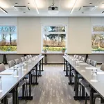 Park By Radisson Airport & Conference Centre