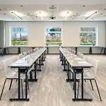 Park By Radisson Airport & Conference Centre ホテル