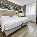 Park By Radisson Airport & Conference Centre