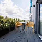 Park By Radisson Airport & Conference Centre ホテル