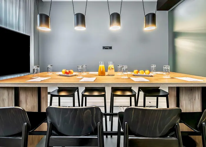 Готель Park By Radisson Airport & Conference Centre 4*