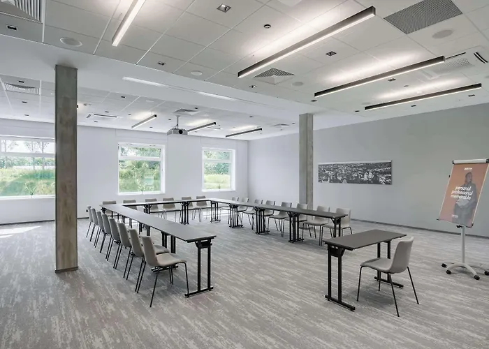 Otel Park By Radisson Airport & Conference Centre 4*