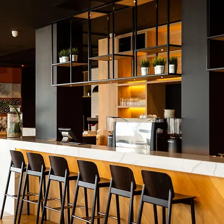 Hotel Park By Radisson Airport & Conference Centre 4*