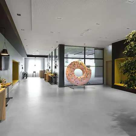 Hotel Park By Radisson Airport & Conference Centre