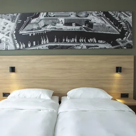 Hotel Park By Radisson Airport & Conference Centre