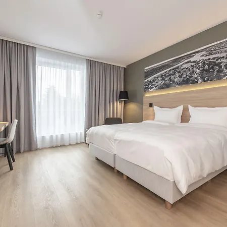 Hotel Park By Radisson Airport & Conference Centre