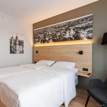 Park By Radisson Airport & Conference Centre Hotel