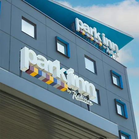 Park By Radisson Airport & Conference Centre 4*